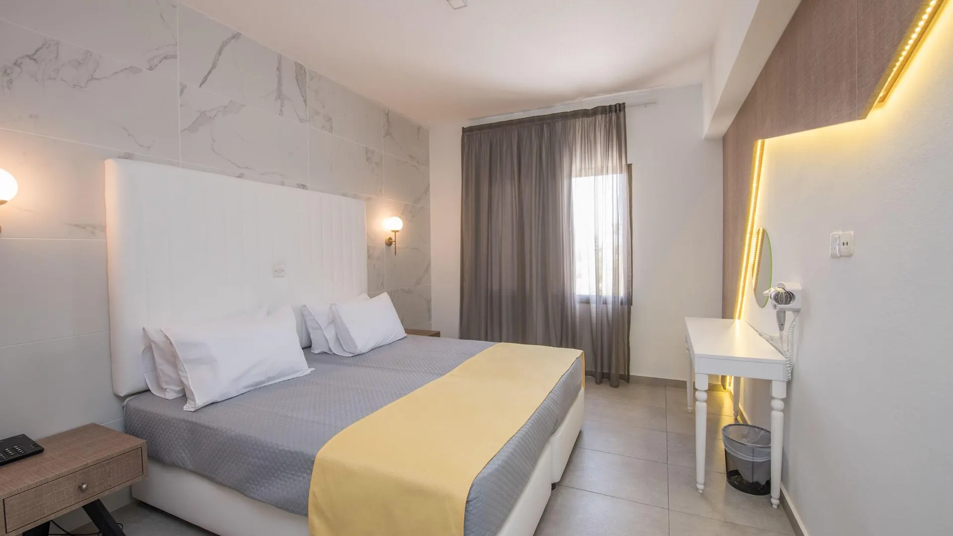 **** Aparthotel Narcissos Waterpark Resort Protaras Cyprus